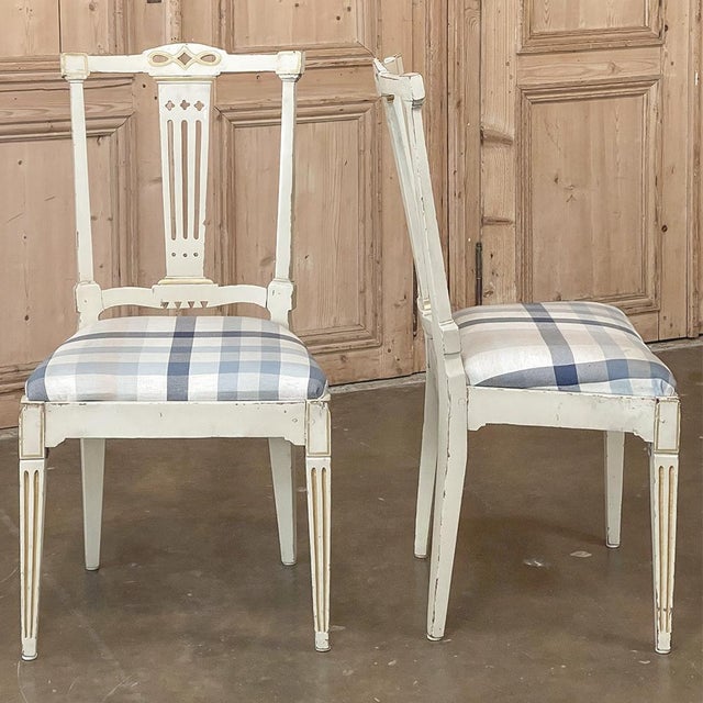 Set of 6 Antique Swedish Gustavian Painted Dining Chairs Includes 2 Armchairs For Sale In Baton Rouge - Image 6 of 18