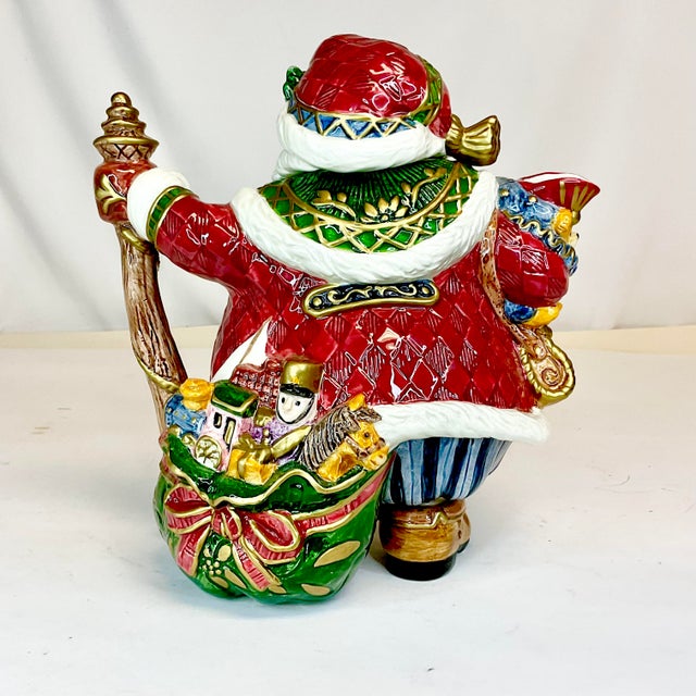 Ceramic 1980s Vintage Majolica Hollywood Regency Americana Fitz & Floyd Christmas Santa Tea Pot. For Sale - Image 7 of 10