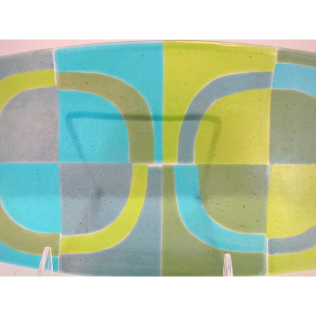Mid-Century Modern Shepardson Studios Geometric Op Art Fused Art Glass Decorative Plate Tray For Sale - Image 3 of 11