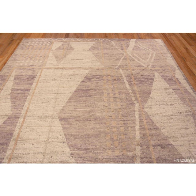 Nazmiyal Collection Light Neutral Warm Color Tribal Geometric Design Modern Area Rug For Sale In New York - Image 6 of 7