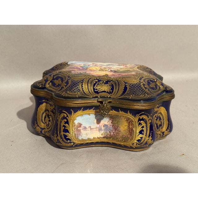 Ceramic 1860s Sévres French Rococo Blue Gilt Porcelain Jewellery Box For Sale - Image 7 of 17