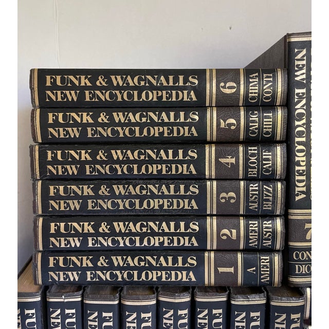 Mid-Century Modern 1975 Complete Funk & Wagnalls "New Encyclopedia" 27 Volume Set For Sale - Image 3 of 12