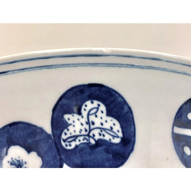 A Large Pair of Blue & White Flared Rim Cachepot Pots With Aesthetic Balloon Design For Sale In Charleston - Image 6 of 6