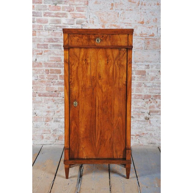 Biedermeier Cabinet in Walnut Veneer, Czech, 1820s For Sale - Image 4 of 16