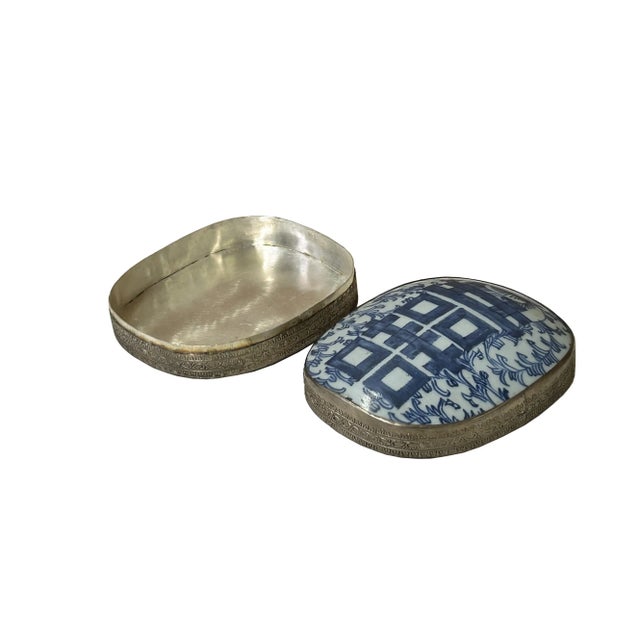 1980s Chinese Old White Base Blue Scroll Happiness Porcelain Art Pewter Box For Sale - Image 5 of 7
