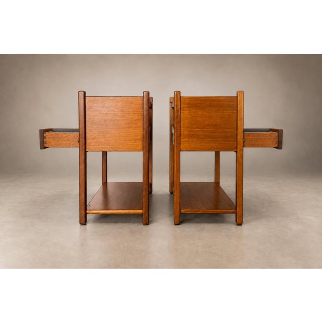 Wood Pair of Sergio Rodrigues “Yara” Side Tables in Freijó Wood with Drawers and Glass Tops, Brazil, 1960s For Sale - Image 7 of 18