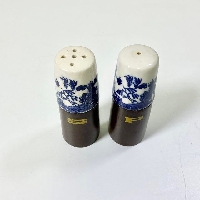 1950s Chinoiserie Boho Chic Blue Willow Ceramic & Walnut Salt and Pepper Shakers - A Pair For Sale - Image 6 of 8