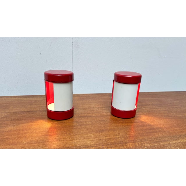 Mid-Century Modern Italian Space Age Red Model Laura Table Lamps by Olaf Von Bohr and Diego Valenti for Valenti Luce Milano, 1960s, Set of 2 For Sale - Image 17 of 18