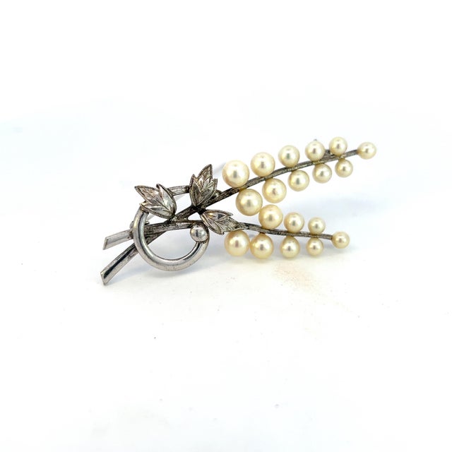 Metal 1990s Mikimoto Estate Akoya Pearl Brooch Silver 5.50 mm For Sale - Image 7 of 7