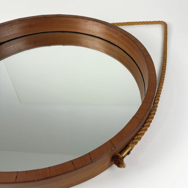 Mid-Century Round Teak and Rope Wall Mirror, Italy, 1960s, in Very Good conditions. Designed 1960 to 1969