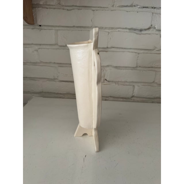 Boho Chic Bloomsbury Inspired Silhouette Vase For Sale - Image 3 of 3