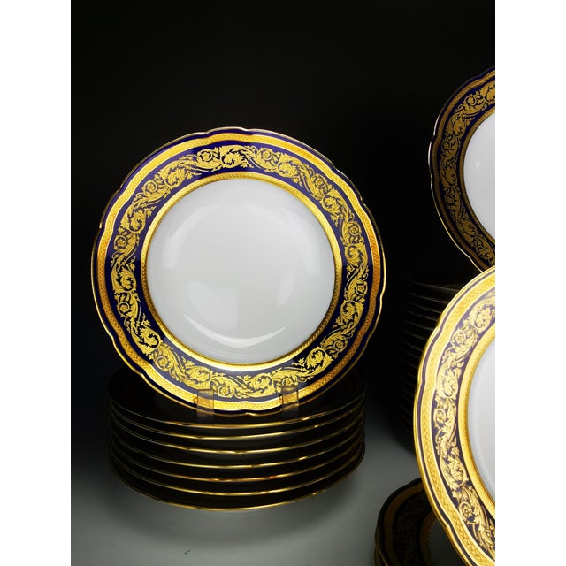 Superb set of 12 dinner plates from Bernardaud & Cie in the "Vendôme" pattern White and blue Sèvres porcelain, circa 1960...