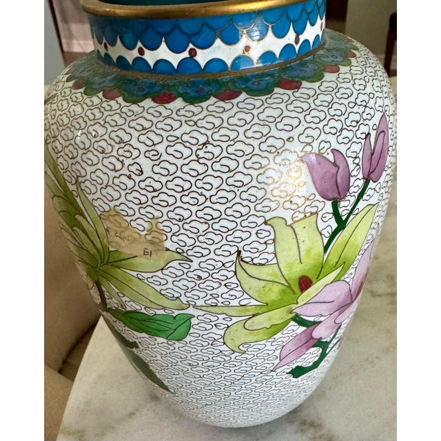 White Vintage Zi Jin Cheng Chinese White Cloisonne Floral Lidded Ginger Jar - 11.5" H For Sale - Image 8 of 12