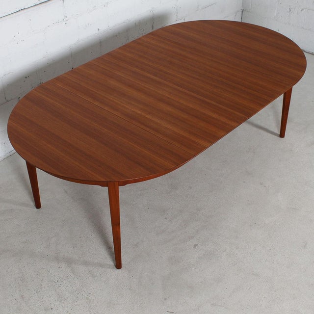 Super Expanding Round To Oval Danish Teak Dining Table W 4 Leaves Chairish