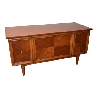 Lane Mid-Century Modern Cedar Chest For Sale