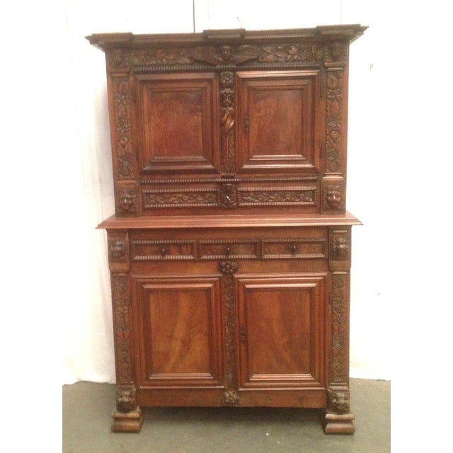 Antique Four-Leaf Cabinet in Walnut, 1700s For Sale - Image 5 of 12