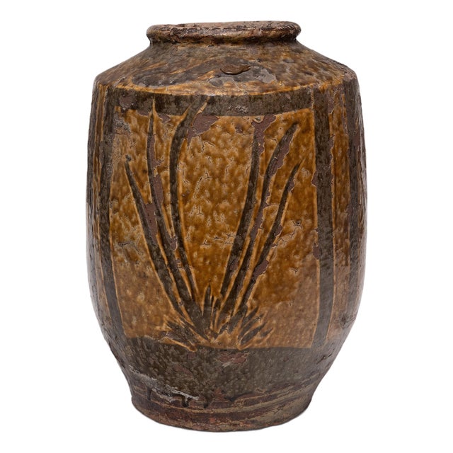Chinese Swaying Grass Vinegar Pot, C. 1800 For Sale