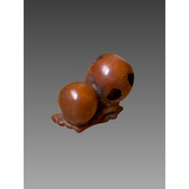 Wood Netsuke with skulls, Japan, Meiji era, 19th century For Sale - Image 7 of 7