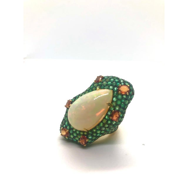 Green Bochic “Capri” Vintage Emerald, Opal & Orange Sapphire Cocktail Ring — 18K Gold For Sale - Image 8 of 11