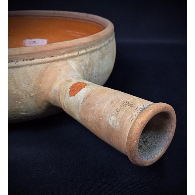 Early 20th Century Large Antique Terracotta Pan by La Bourguignonne – Vintage Kitchenware For Sale - Image 5 of 9