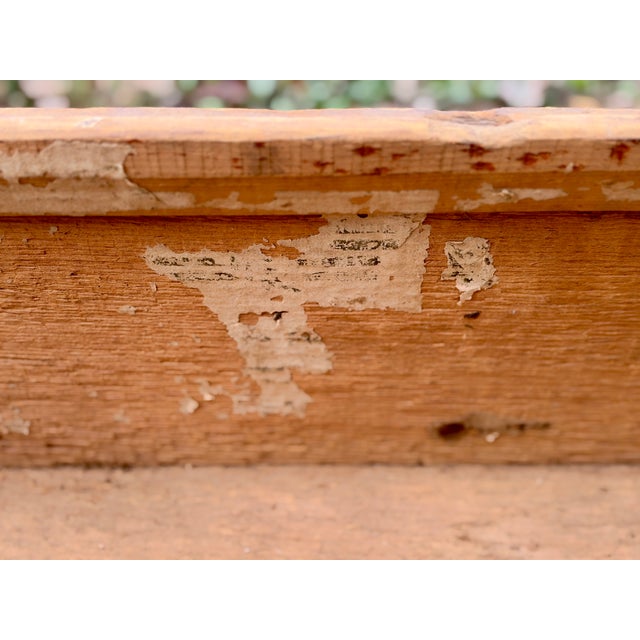 Early American Humpback Stagecoach Travel Trunk c.1850-1880 For Sale - Image 15 of 18