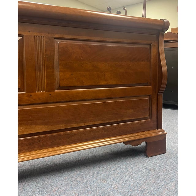 Chippendale Pennsylvania House Cherry Queen Size Sleigh Bed For Sale - Image 3 of 10