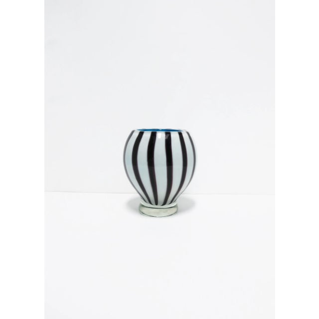 Italian Murano Art Glass Vase in Black and White For Sale - Image 11 of 11