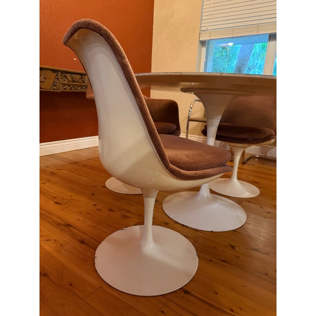 Vintage Mid Century Eero Saarinen for Knoll Tulip Dining Table and 4 Swivel Chairs For Sale In West Palm - Image 6 of 10