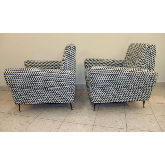 1950s Mid-Century Modern Italian Chairs with Optical Fabric and Brass Details, 1950s, Set of 2 For Sale - Image 5 of 7