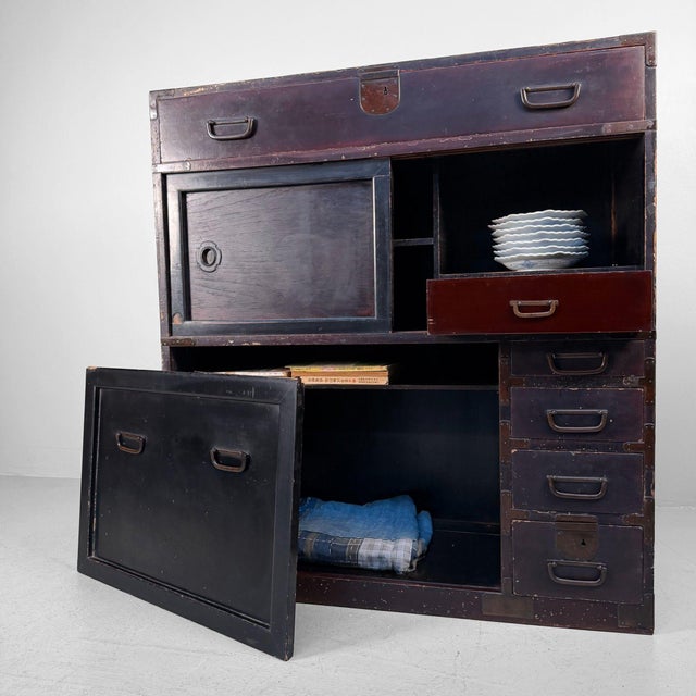 Japanese Mizuya Tansu Storage Cabinet, 1900s For Sale - Image 6 of 18