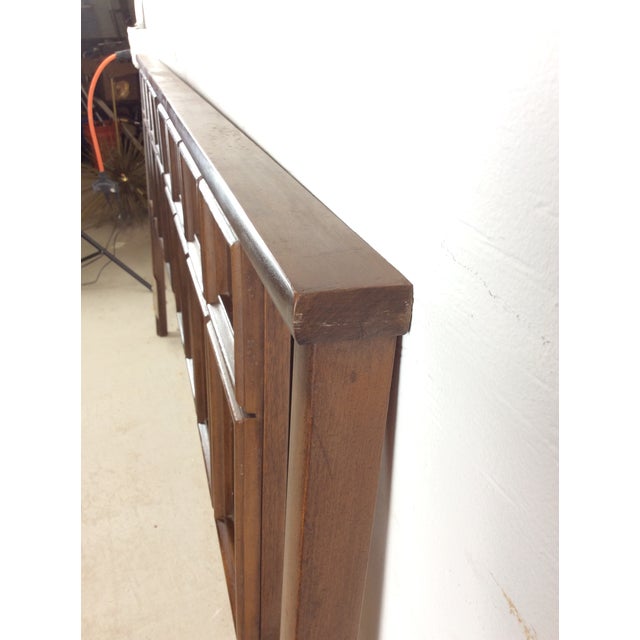 Mid Century Modern King Headboard With Beveled Square Design For Sale - Image 11 of 17