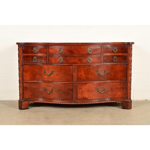 Century Furniture Georgian Carved Flame Mahogany Serpentine Front Ten-Drawer Dresser or Chest of Drawers | Circa 1950s For Sale - Image 13 of 13