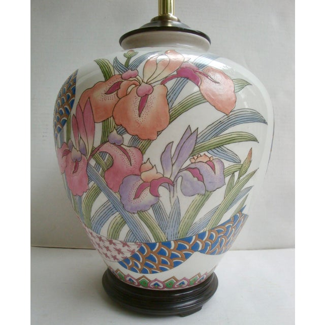 Postmodern 1980s Ceramic Chinoiserie Ginger Jar Lamp Postmodern Iris Flowers For Sale - Image 3 of 6