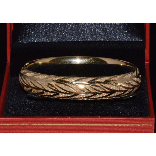 Gorgeous 14k Solid Gold Engraved Leaves Stacking Bangle Bracelet For Sale - Image 12 of 13