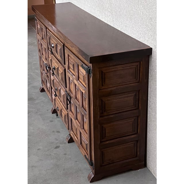 Spanish Buffet or Cabinet With Two Doors and Central Drawers With Iron Hardware For Sale - Image 4 of 11