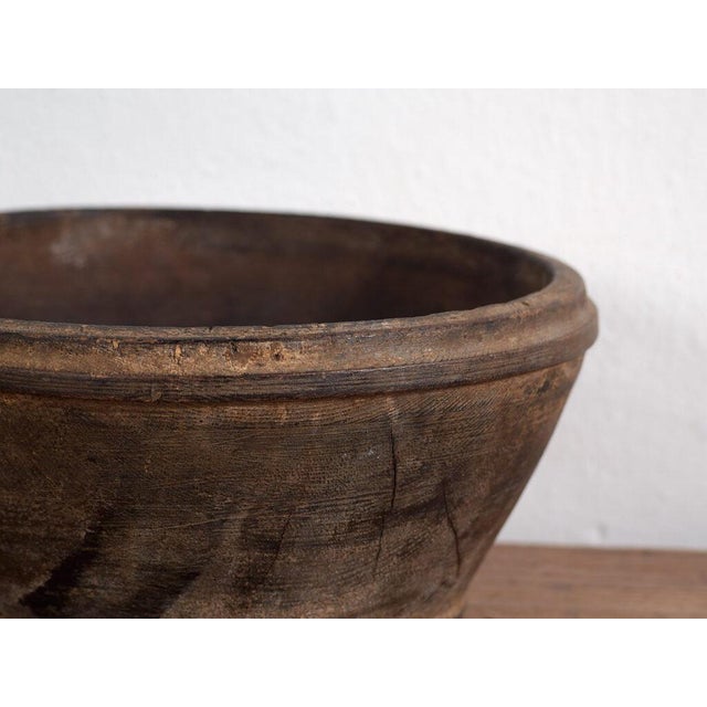 Antique solid wood bowl (c.1900)Dimensions: Diameter: 24 cm Height: 11 cmStyle: PrimitiveMaterials and techniques: Elm...