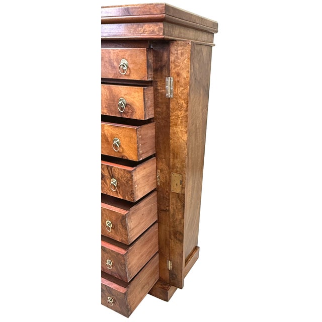 19th Century Wellington Walnut Chest of Drawers, 1870 For Sale - Image 4 of 9