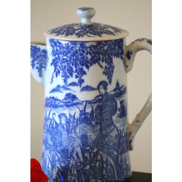 Antique Blue and White Porcelain Chinoiserie Japanese Hot Water Pitcher For Sale - Image 4 of 12