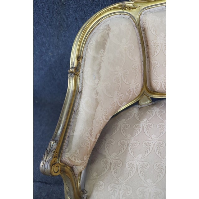 French Early 20th Century Louis XV Style Gilded Settee For Sale - Image 3 of 12