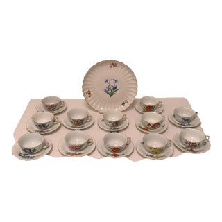 Vintage Rare Meissen Pfeiffer Period 25-Piece Multi-Floral Botanical Coffee & Dessert Service First Quality C1924-1934 For Sale