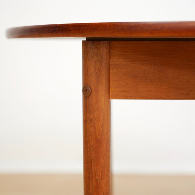 Wood 1960s Mid Century Round Teak Extending Dining Table For Sale - Image 7 of 10