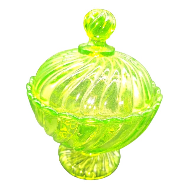 Antique Baccarat Bonbonnière in Uralin For Sale