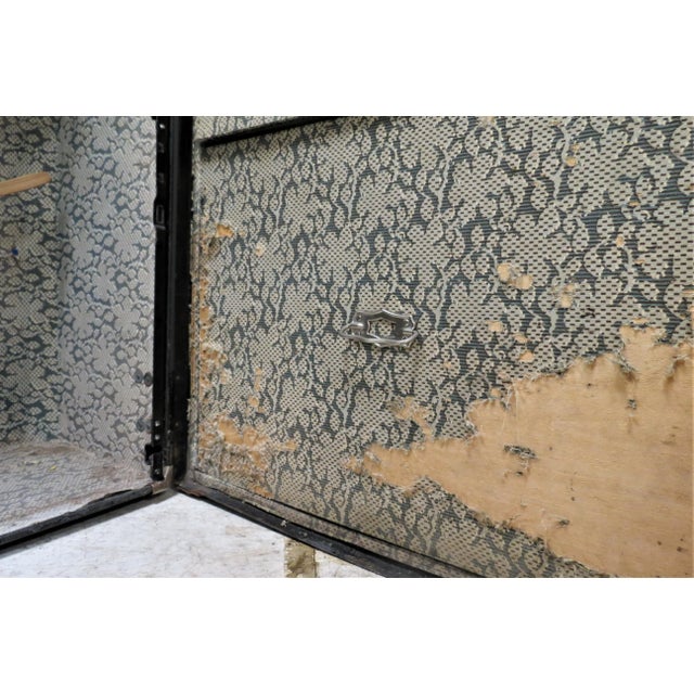 Vintage Hartmann Cushion Top Wardrobe Trunk For Sale - Image 12 of 13