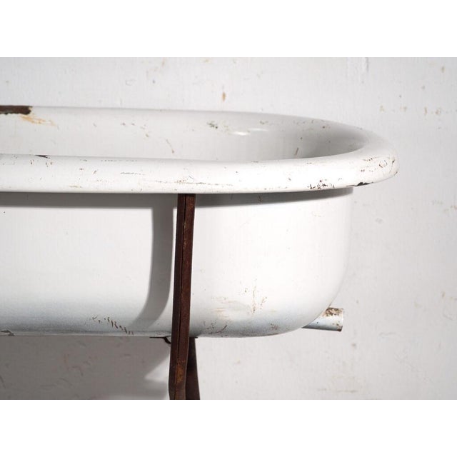 Bathtub in Enamelled Iron, Central Europe, 1950 For Sale - Image 6 of 12