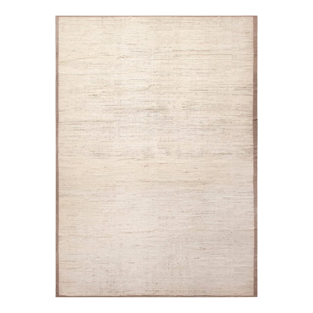Nazmiyal Collection Contemporary Decorative Area Rug For Sale