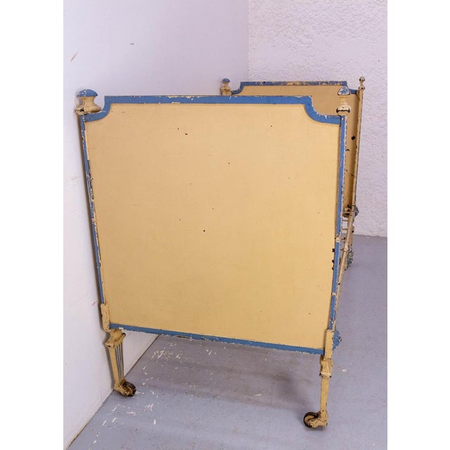 French Louis XVI Painted Iron and Wrought Iron Banquette Children's Sofa, 1880 For Sale - Image 4 of 11