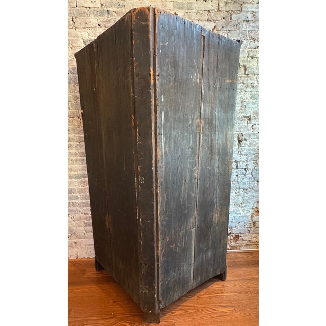 Traditional Walnut Corner Cupboard c.1850 For Sale - Image 3 of 7