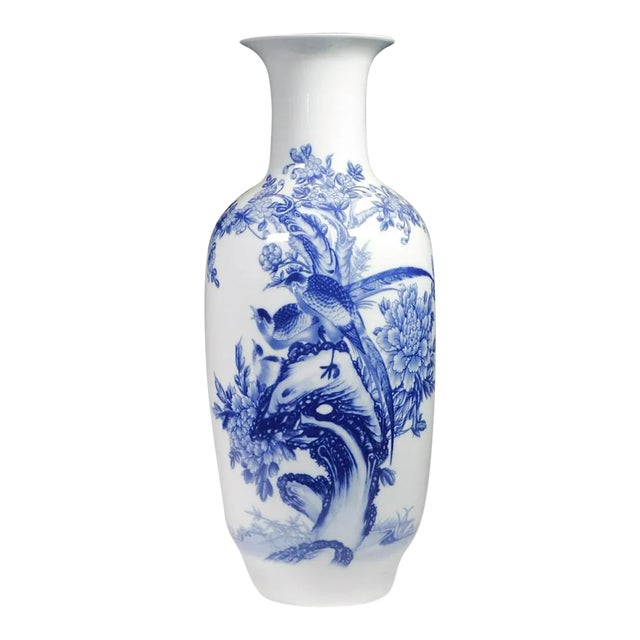 Chinese Blue and White Porcelain Vase from Modern Official Kiln For Sale
