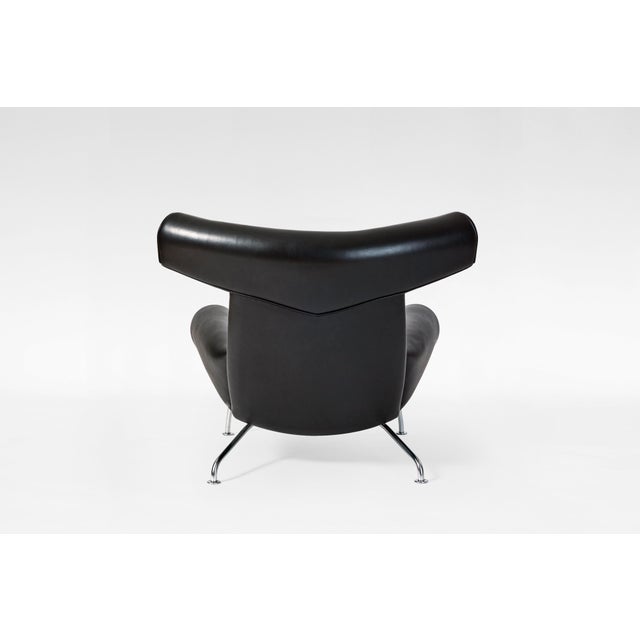 Early 21st Century Set of EJ100 Ox Lounge Chair and Ottoman in Black Leather by Hans J. Wegner for Erik Jørgensen, 1980s For Sale - Image 5 of 12