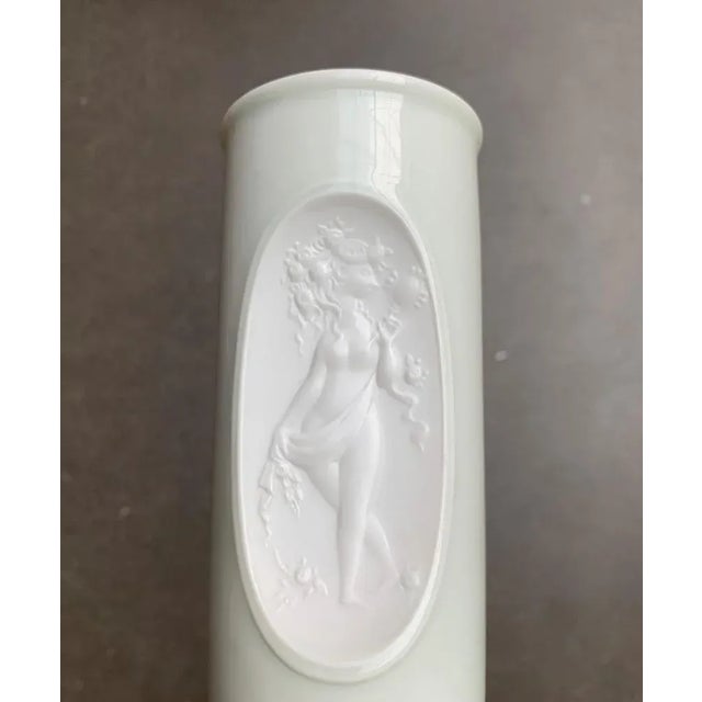 Mid-Century German White Porcelain Vase by Bjørn Wiinblad for Rosenthal For Sale - Image 12 of 18